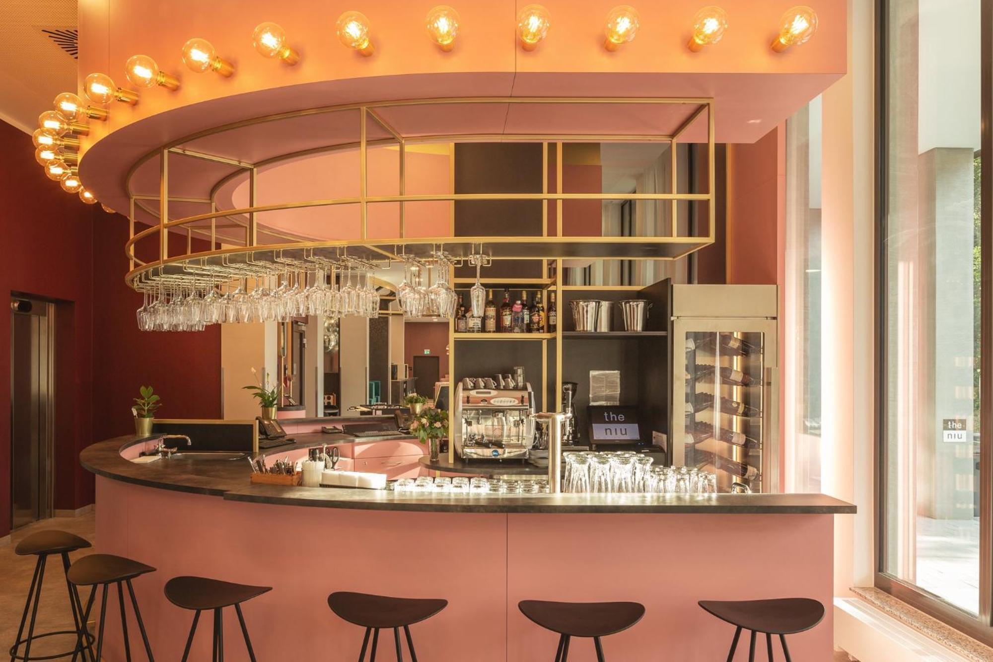 - The Niu, Loco North By Ihg